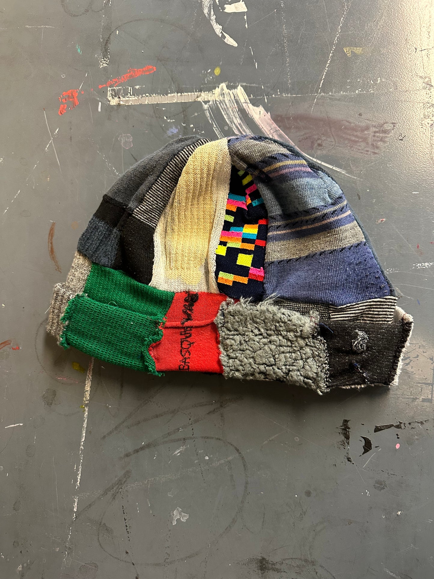 Jon16 the kiss beanie