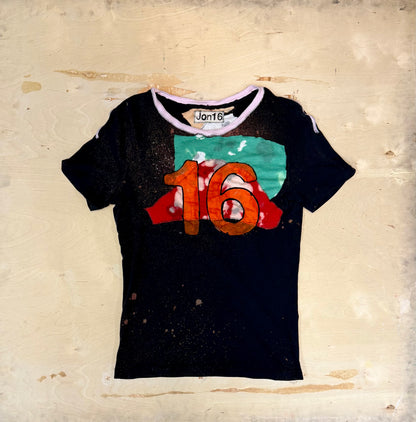 Jon16 half crescent tee