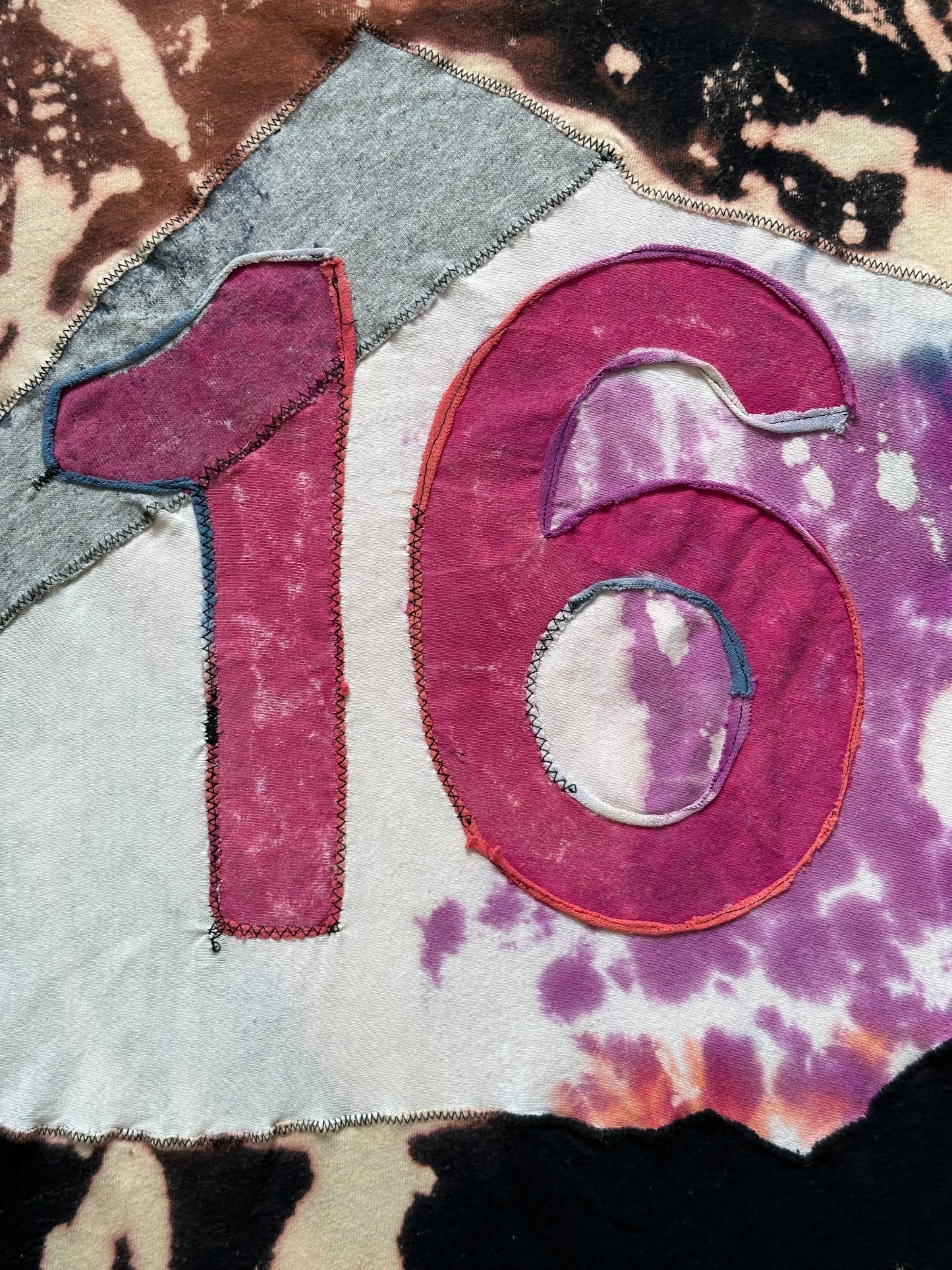 Jon16 house tee