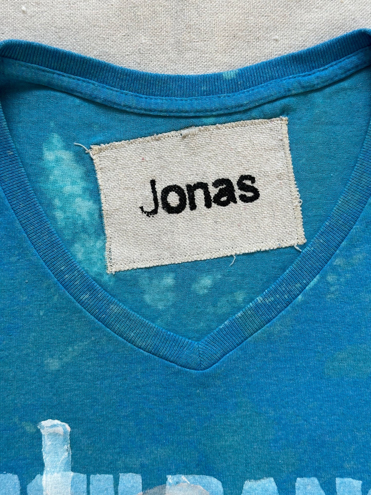 Jon16 gildan tee