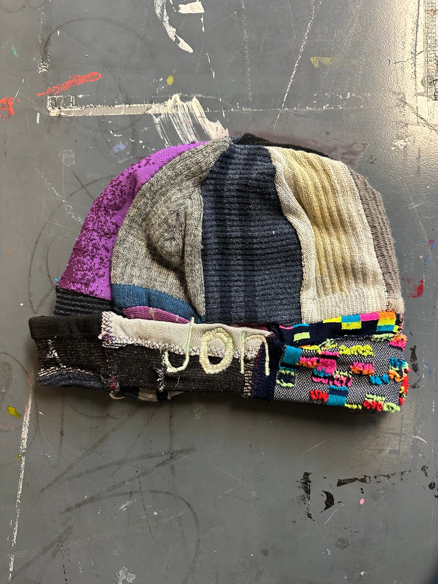 Jon16 stripes beanie