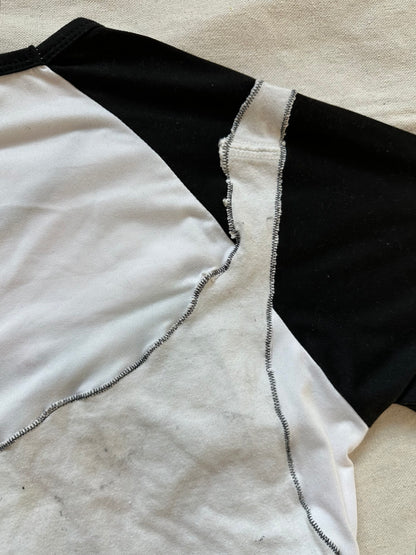 Jon16 raglan tee